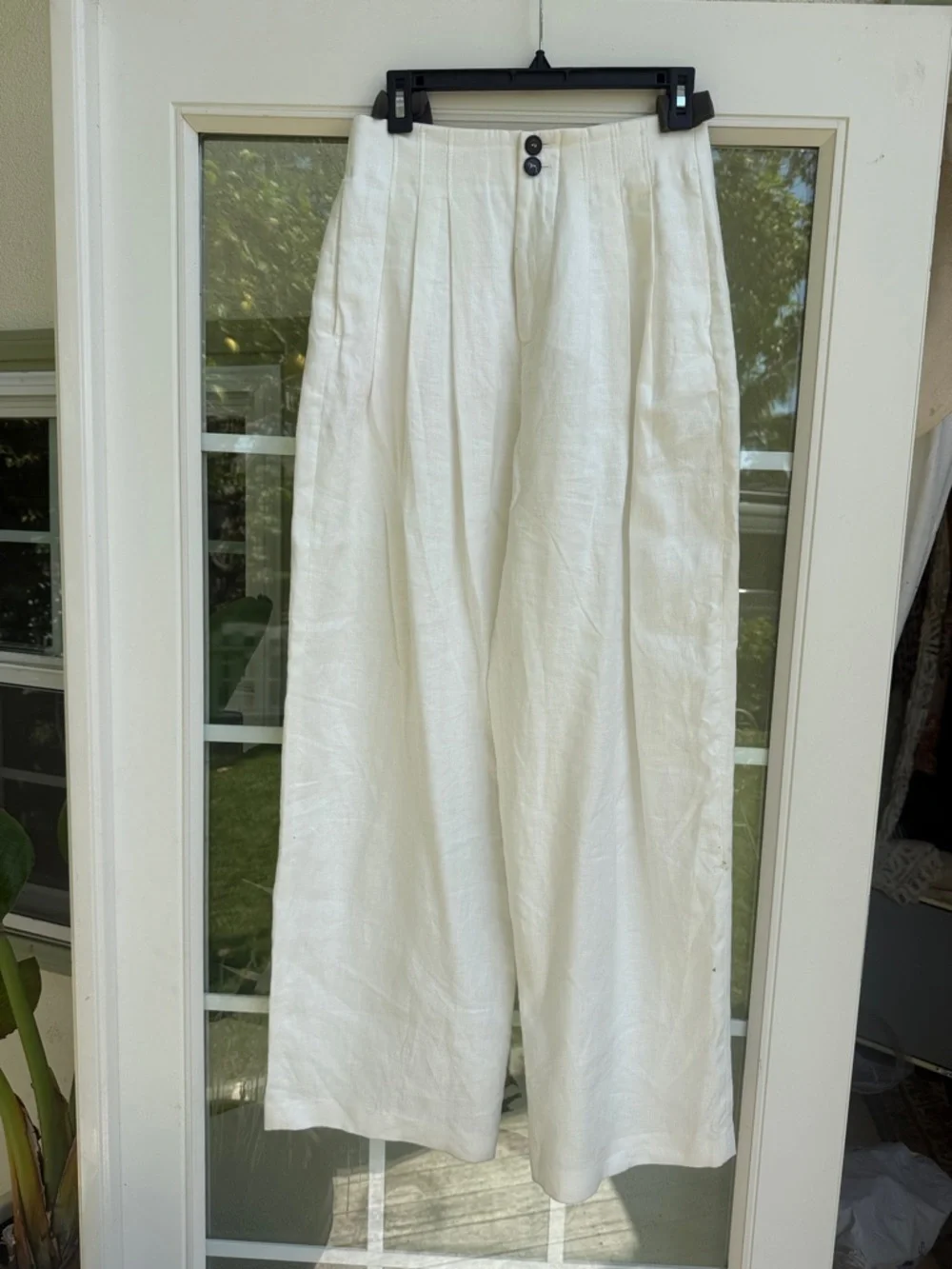 Women’s Zara White Linen Pleated Pants